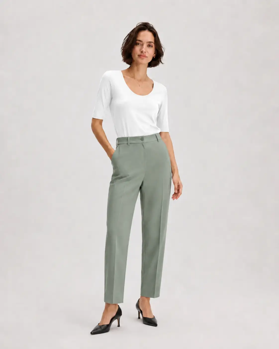 Slim Stretch Scoop Top white